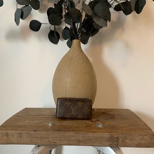 Authentic Louis Vuitton Key Cles